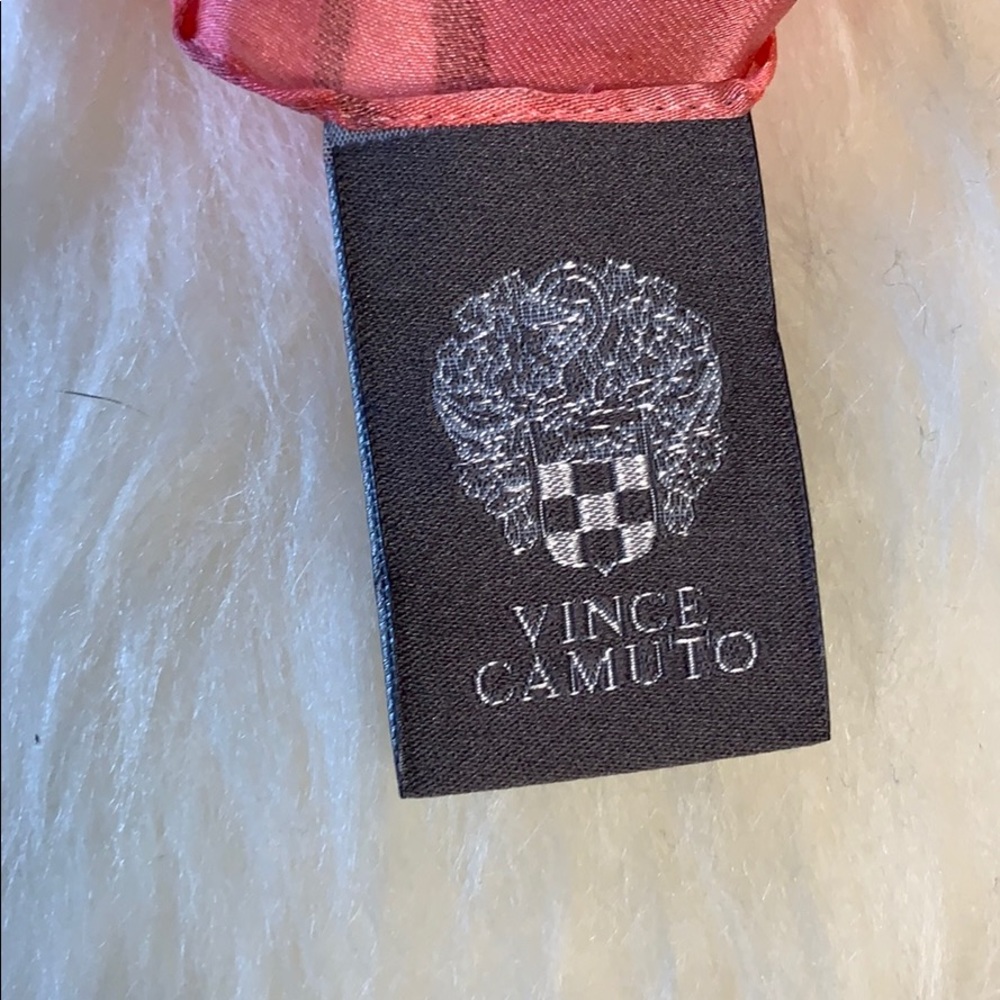 🧣💕Brand Silk 100% Scarf by Vince Camuto New🧣🛍 - Picture 4 of 5